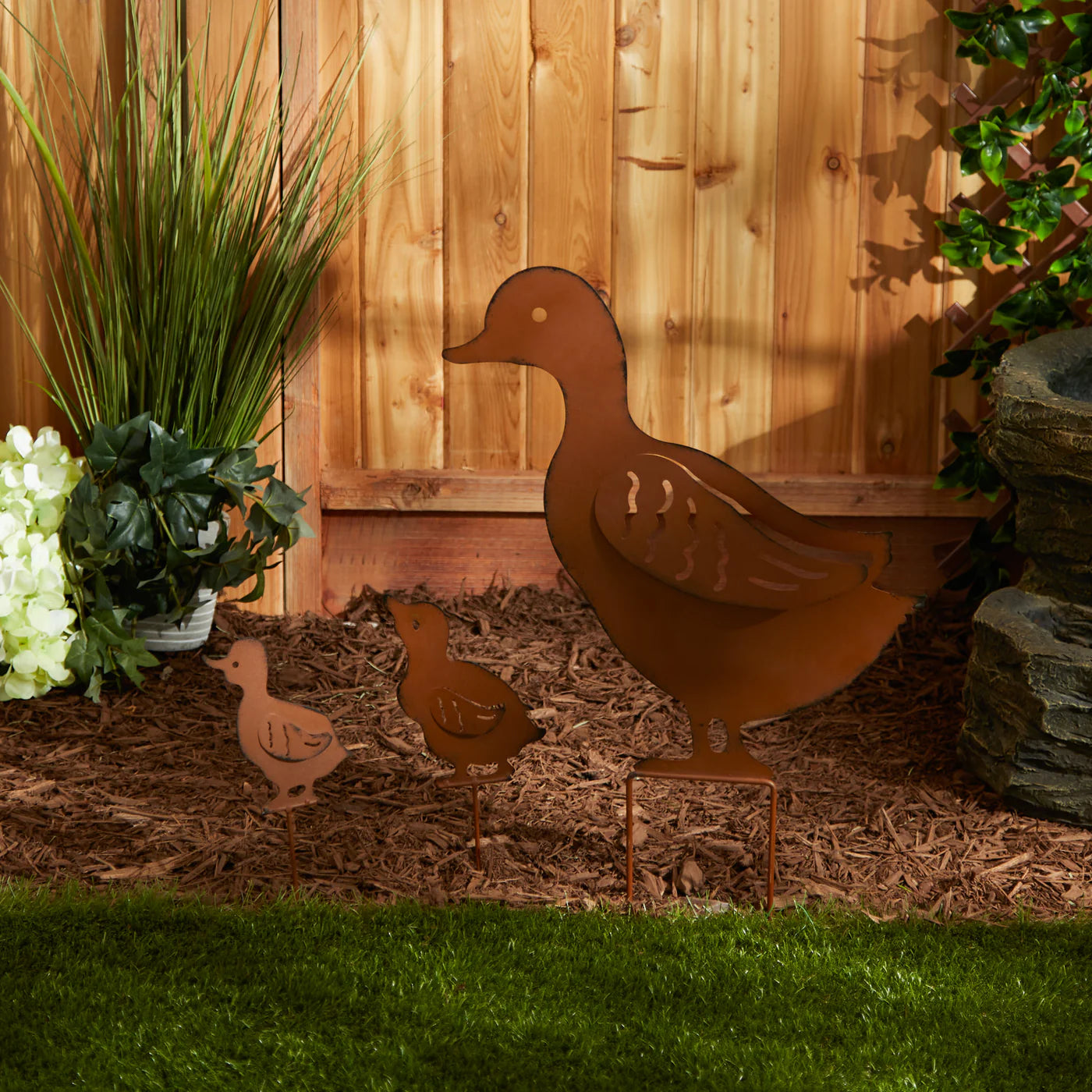 Iron Duck Family Garden Stakes