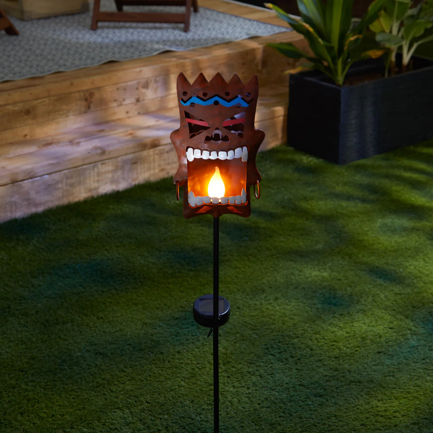 Iron Tiki-Kapakapa Solar Garden Stake