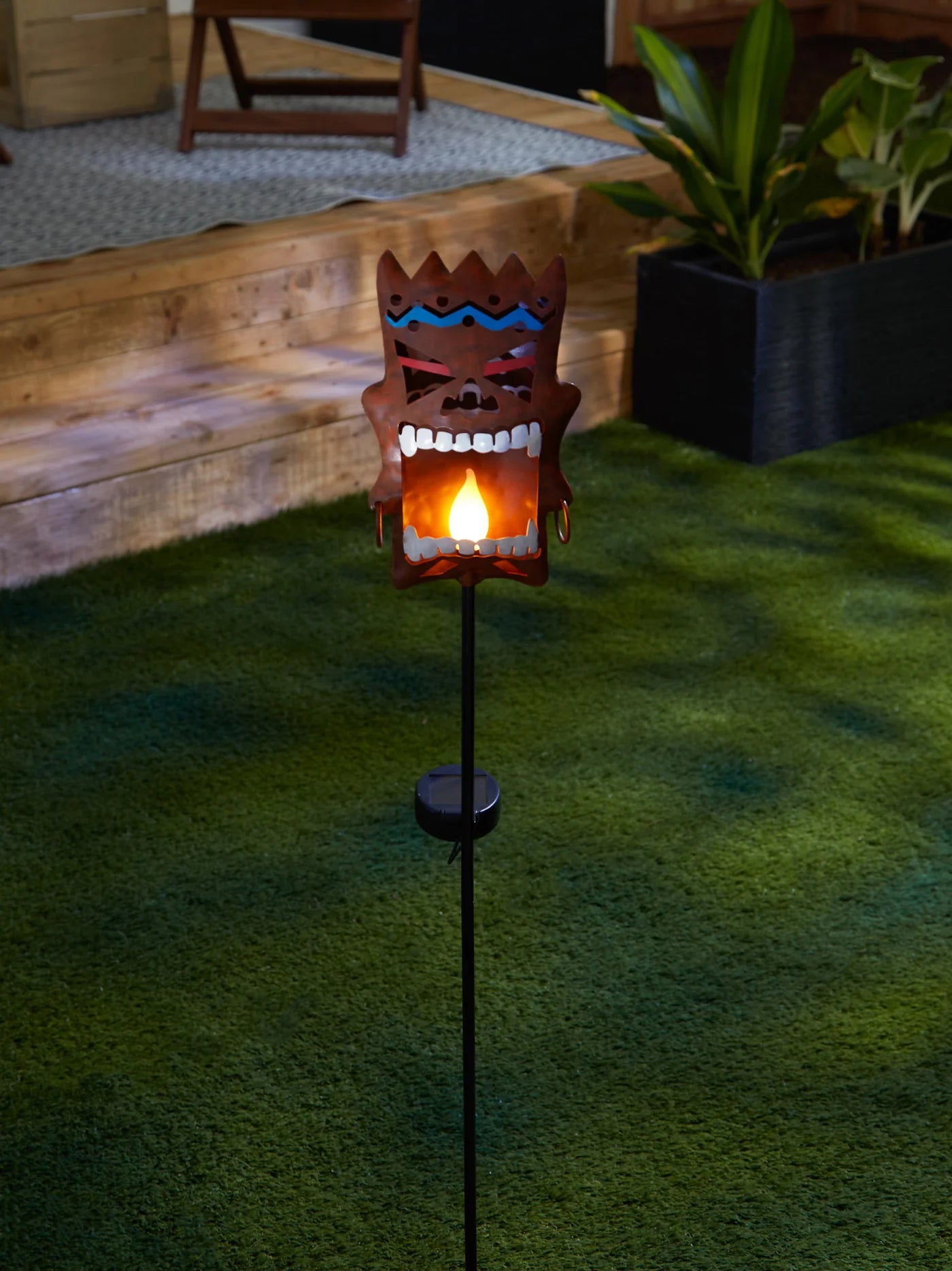 Iron Tiki-Kapakapa Solar Garden Stake