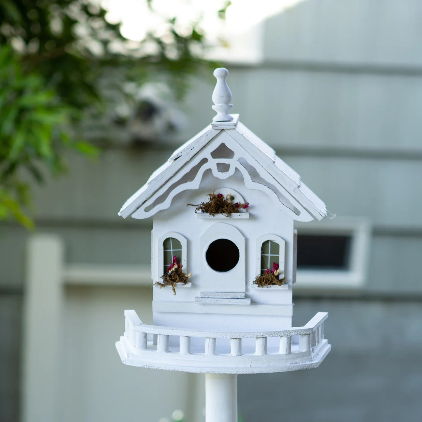 Freestanding Victorian Birdhouse