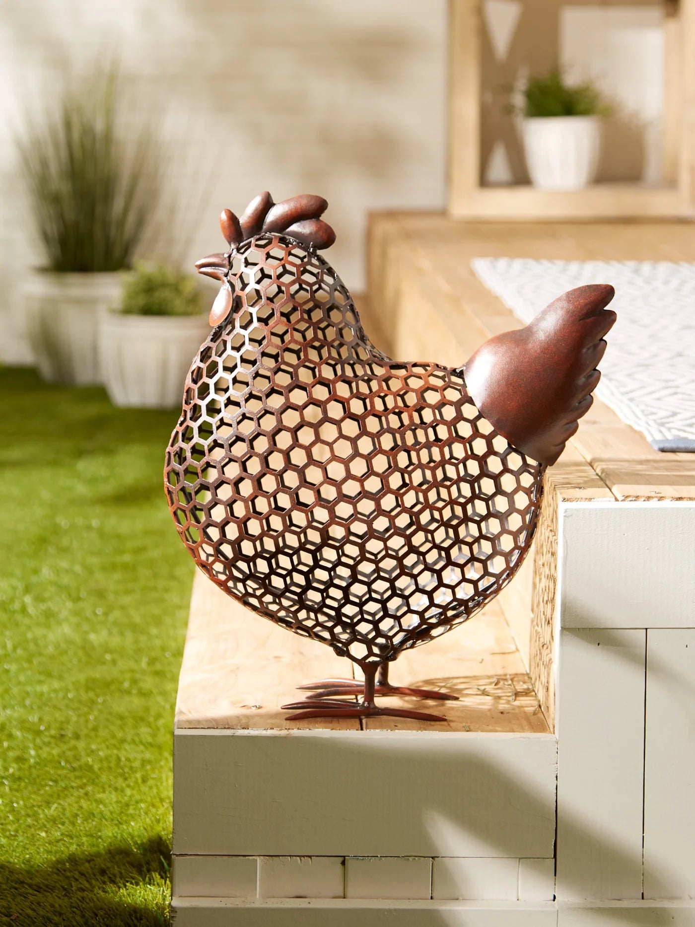 Iron Chicken Wire Chicken Sculpture